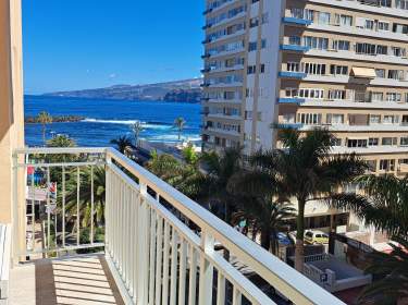 Ferienwohnung mit Balkon und Blick auf Meer und Küste in Puerto Cruz