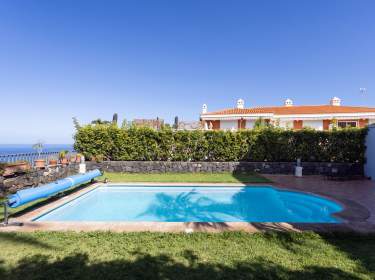 Ruhiges Ferienhaus mit Pool nahe der Playa Jardín in Puerto de la Cruz